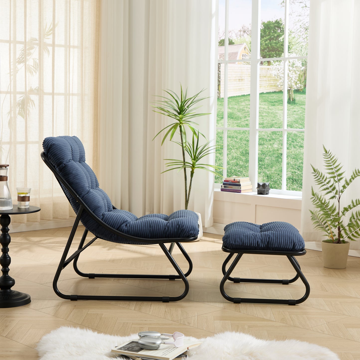 Outdoor-Loungesessel mit Hocker – Komfortabler Relaxsessel mit Kissen und Fußstütze, ideal für Wohnzimmer, Schlafzimmer und Lesezimmer, schwarzer Rahmen mit marineblauem Kissen