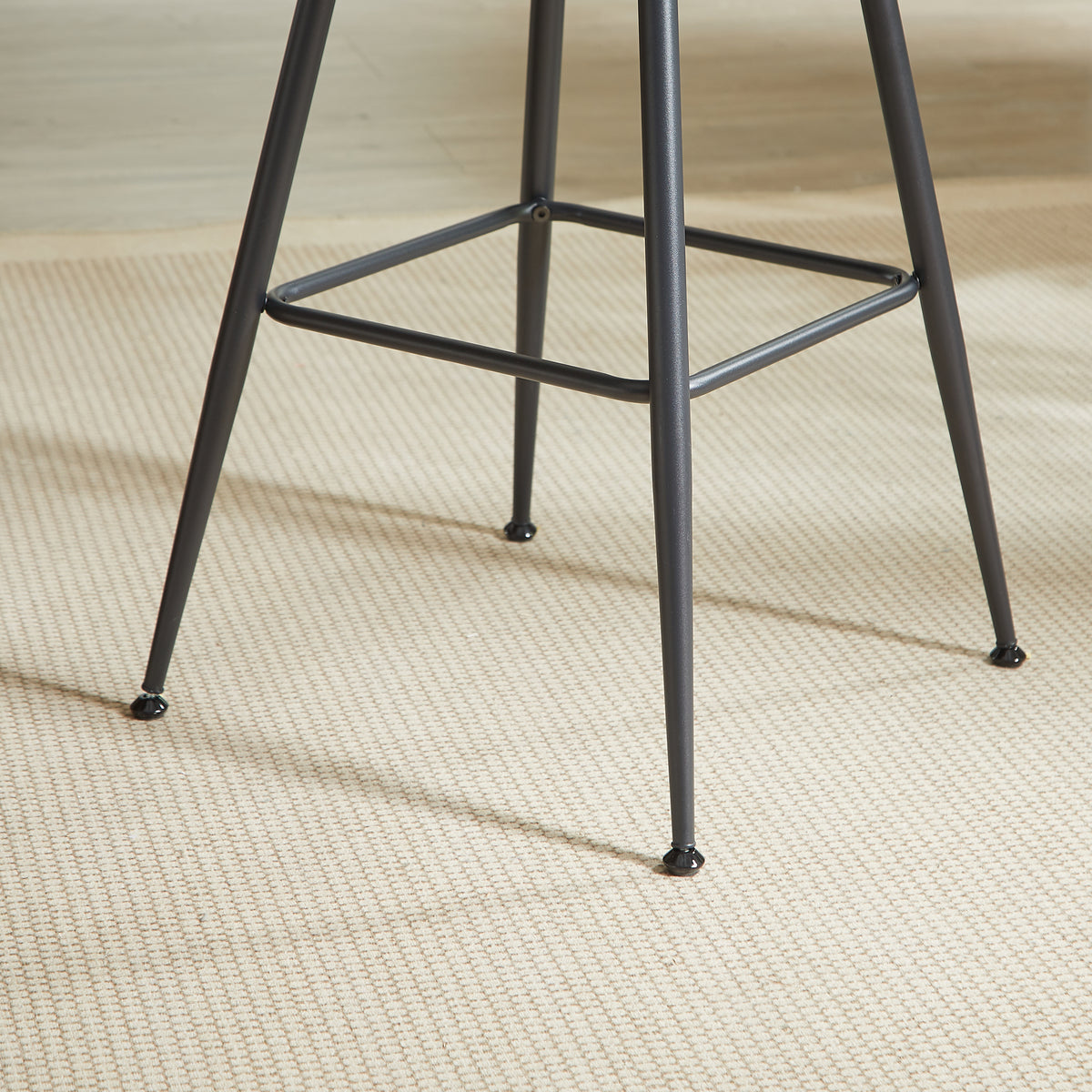 3-teiliges Bartisch- und Hocker-Set mit rundem Tisch (80 cm) und 2 Hockern, Holztisch mit ringförmiger Metall-Fußstütze für Esszimmer, Cafés, Bars und Wohnzimmer, Walnuss