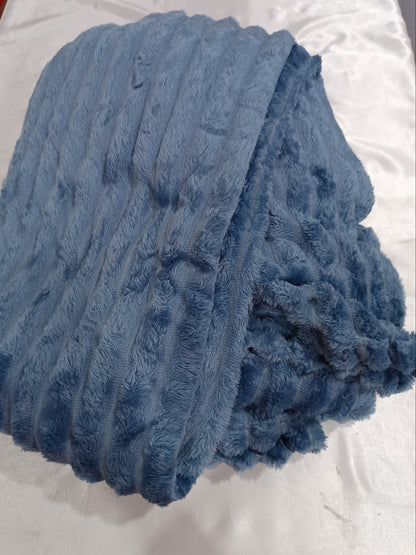 Bubble-Velvet Kuscheldecke – Warme Kunstfell-Decke mit Doppelseitiger Polsterung
