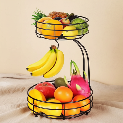 Obstkorb mit Früchten – warmer Hintergrund